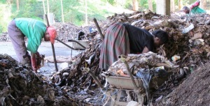 Household garbage being composted. CDM project in Western Uganda.Photo: Å. Bjørke