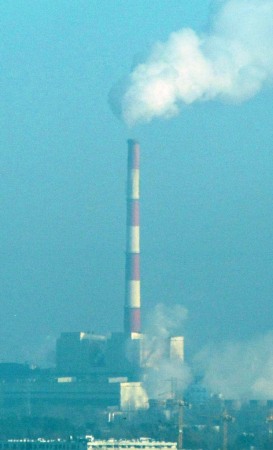 Tall chimneys do not entail no air pollution. Photo: Å. Bjørke